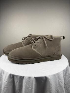 UGG Neumel Mens Boots Size 15 Taupe Suede Shearling Lined Chukka Lace Up